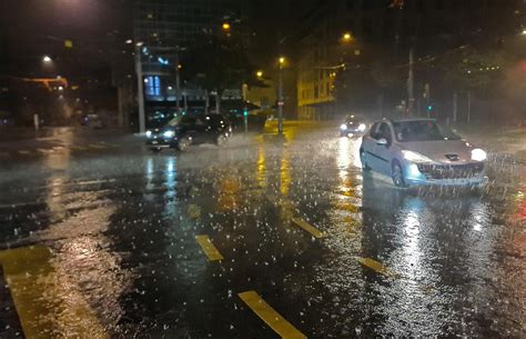 下大雨圖|超过 70000 张关于“大雨”和“雨”的免费图片